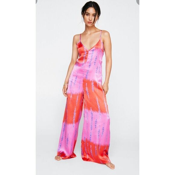 NWT Nasty girl petite tie-dye cross back satin jumpsuit size 4￼/ cruise wear - Picture 1 of 8